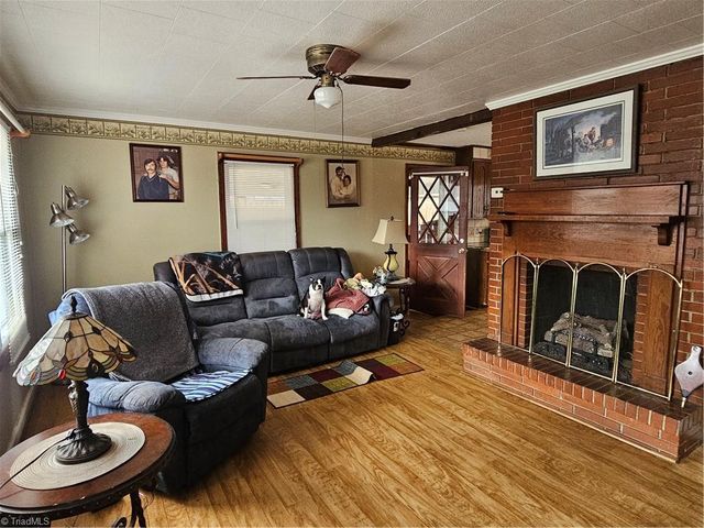 930 Walker Street, Reidsville, NC 27320