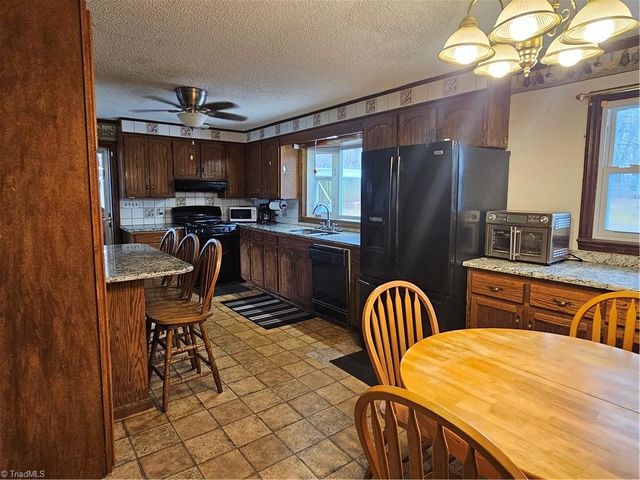 930 Walker Street, Reidsville, NC 27320