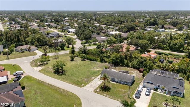 8484 Cypress DR N, Fort Myers, FL 33967