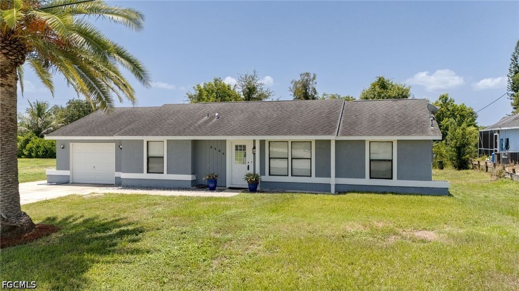 8484 Cypress DR N, Fort Myers, FL 33967