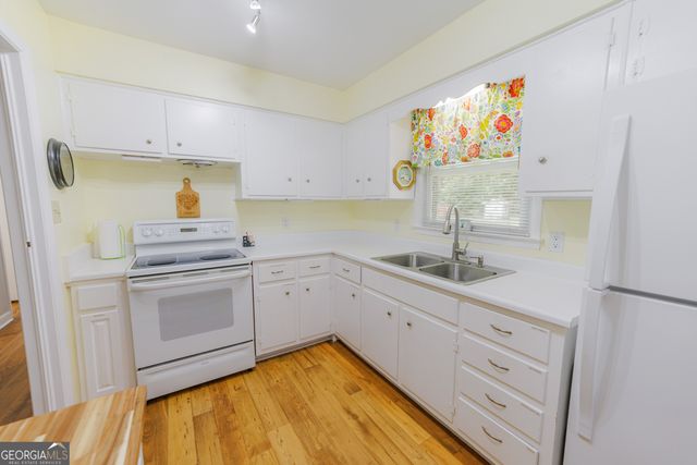 503 Dyches Drive, Savannah, GA 31406