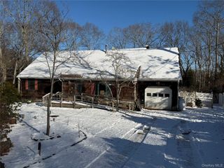 3 Fairview Road, Hampton Bays, NY 11946