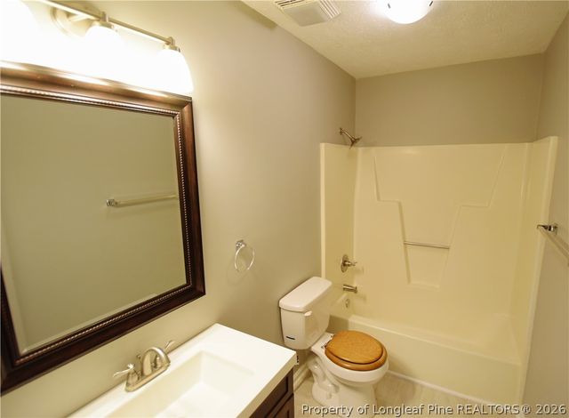 6933 Woodmark Drive, Fayetteville, NC 28314
