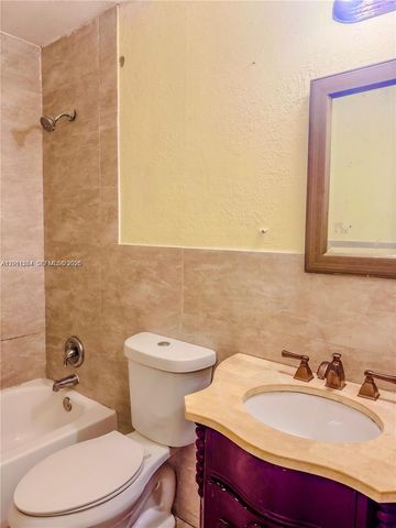 906 SW 74th Avenue, North Lauderdale, FL 33068