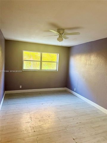 906 SW 74th Avenue, North Lauderdale, FL 33068