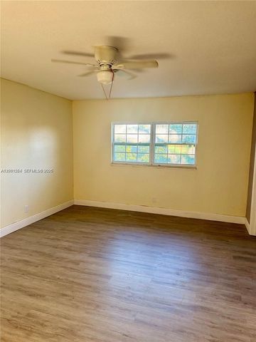 906 SW 74th Avenue, North Lauderdale, FL 33068