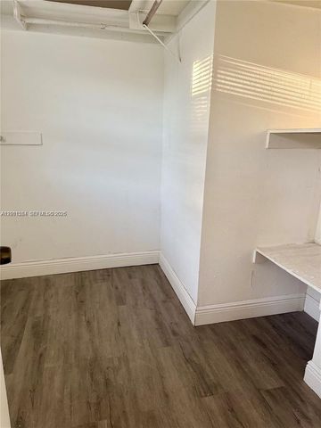 906 SW 74th Avenue, North Lauderdale, FL 33068