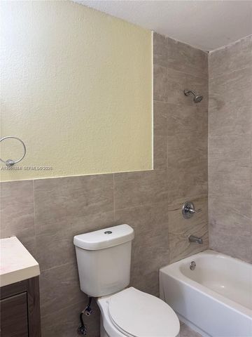 906 SW 74th Avenue, North Lauderdale, FL 33068