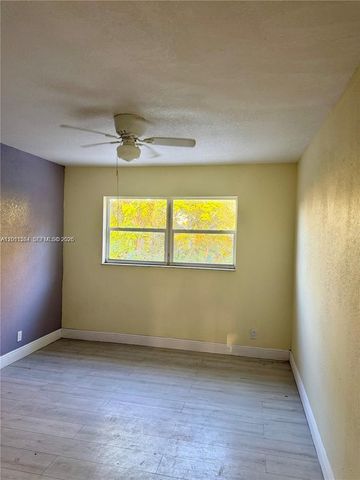 906 SW 74th Avenue, North Lauderdale, FL 33068
