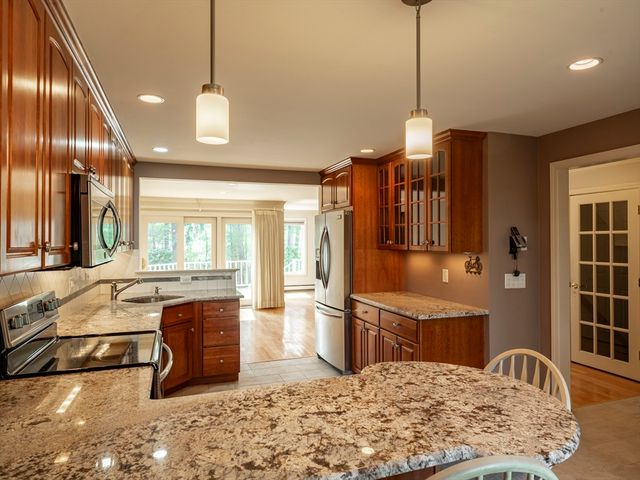 26 Bay Farm Rd 26, Duxbury, MA 02332