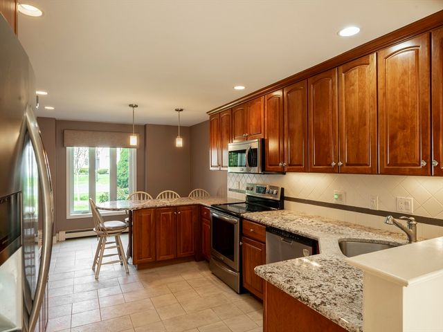 26 Bay Farm Rd 26, Duxbury, MA 02332
