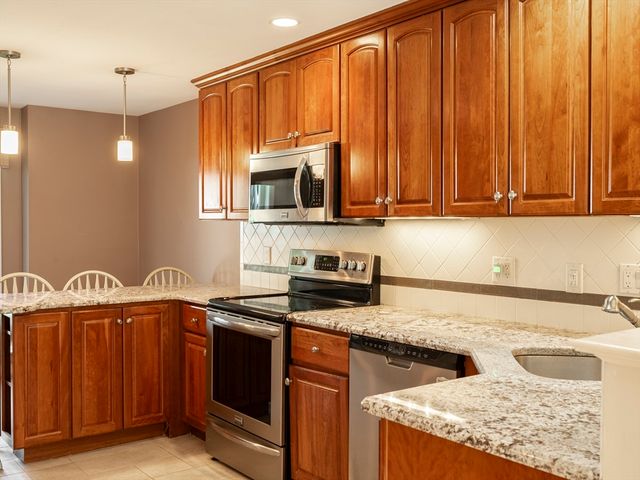 26 Bay Farm Rd 26, Duxbury, MA 02332