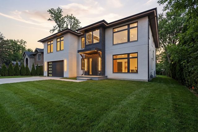 2108 N Chestnut N Chestnut Avenue, Arlington Heights, IL 60004