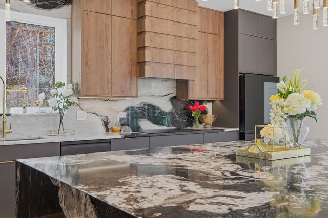 2108 N Chestnut N Chestnut Avenue, Arlington Heights, IL 60004