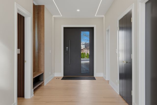 2108 N Chestnut N Chestnut Avenue, Arlington Heights, IL 60004