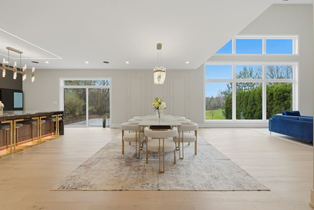 2108 N Chestnut N Chestnut Avenue, Arlington Heights, IL 60004