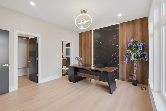 2108 N Chestnut N Chestnut Avenue, Arlington Heights, IL 60004