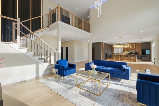 2108 N Chestnut N Chestnut Avenue, Arlington Heights, IL 60004