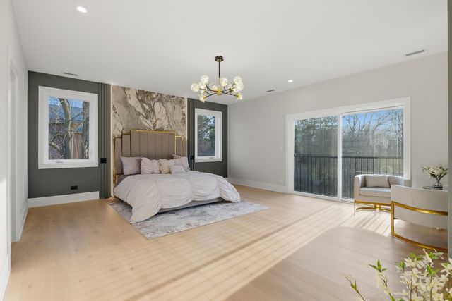 2108 N Chestnut N Chestnut Avenue, Arlington Heights, IL 60004