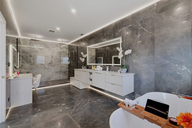 2108 N Chestnut N Chestnut Avenue, Arlington Heights, IL 60004