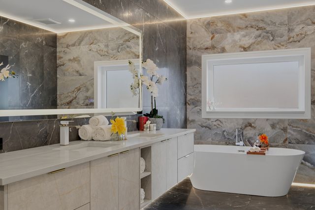 2108 N Chestnut N Chestnut Avenue, Arlington Heights, IL 60004