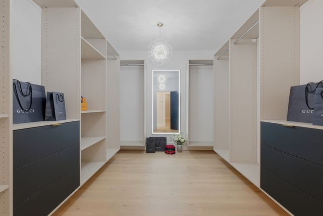 2108 N Chestnut N Chestnut Avenue, Arlington Heights, IL 60004