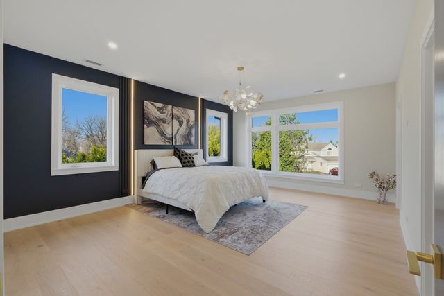 2108 N Chestnut N Chestnut Avenue, Arlington Heights, IL 60004