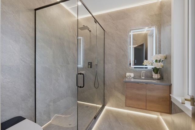 2108 N Chestnut N Chestnut Avenue, Arlington Heights, IL 60004