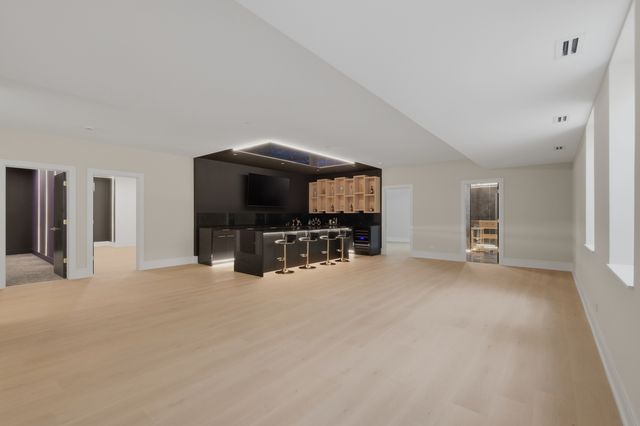 2108 N Chestnut N Chestnut Avenue, Arlington Heights, IL 60004