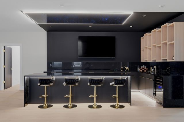 2108 N Chestnut N Chestnut Avenue, Arlington Heights, IL 60004