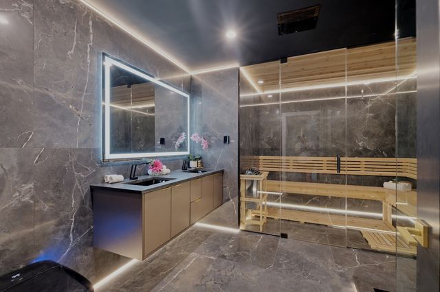 2108 N Chestnut N Chestnut Avenue, Arlington Heights, IL 60004