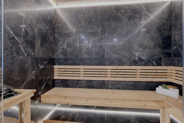 2108 N Chestnut N Chestnut Avenue, Arlington Heights, IL 60004