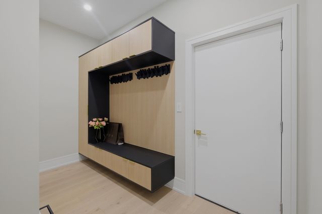 2108 N Chestnut N Chestnut Avenue, Arlington Heights, IL 60004