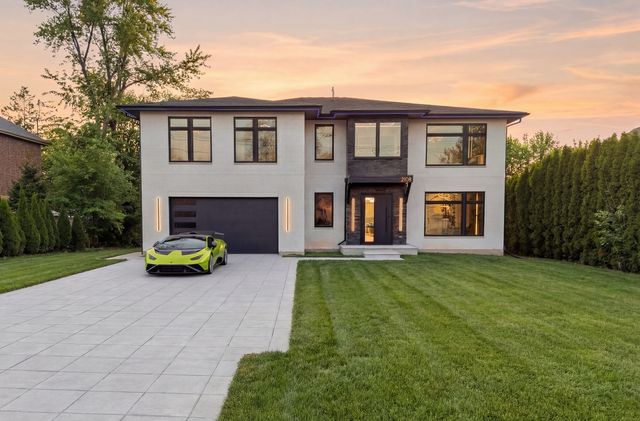 2108 N Chestnut N Chestnut Avenue, Arlington Heights, IL 60004