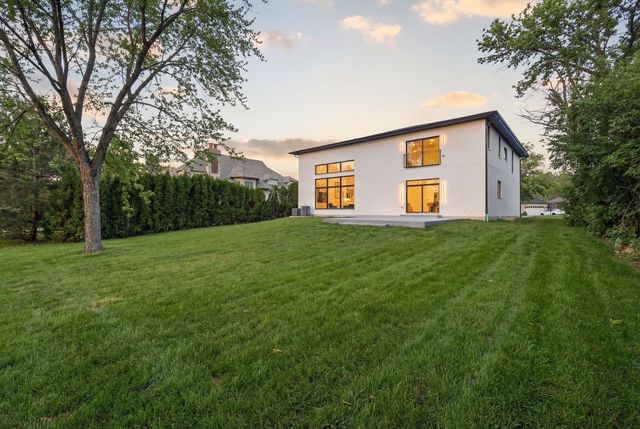 2108 N Chestnut N Chestnut Avenue, Arlington Heights, IL 60004