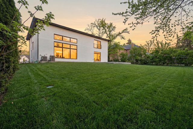 2108 N Chestnut N Chestnut Avenue, Arlington Heights, IL 60004