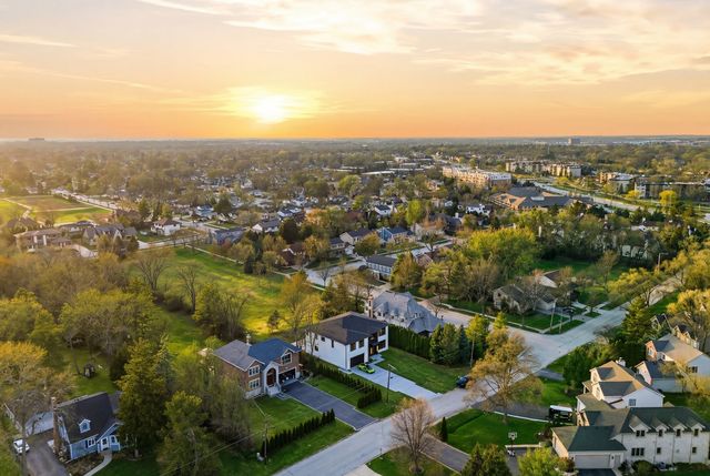 2108 N Chestnut N Chestnut Avenue, Arlington Heights, IL 60004