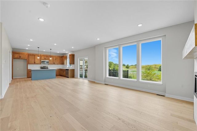 809 Glenn Circle, Raymore, MO 64083