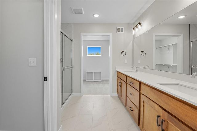 809 Glenn Circle, Raymore, MO 64083