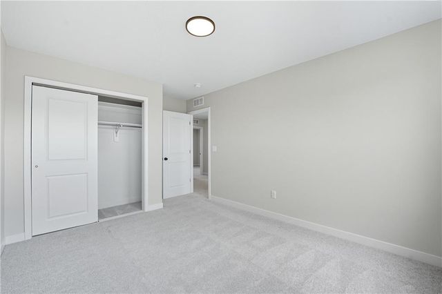 809 Glenn Circle, Raymore, MO 64083