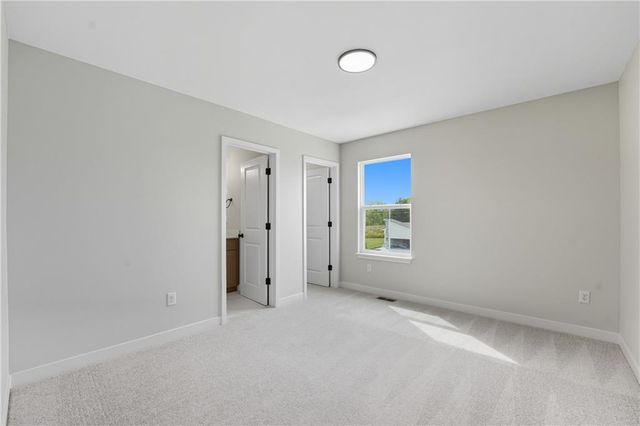 809 Glenn Circle, Raymore, MO 64083