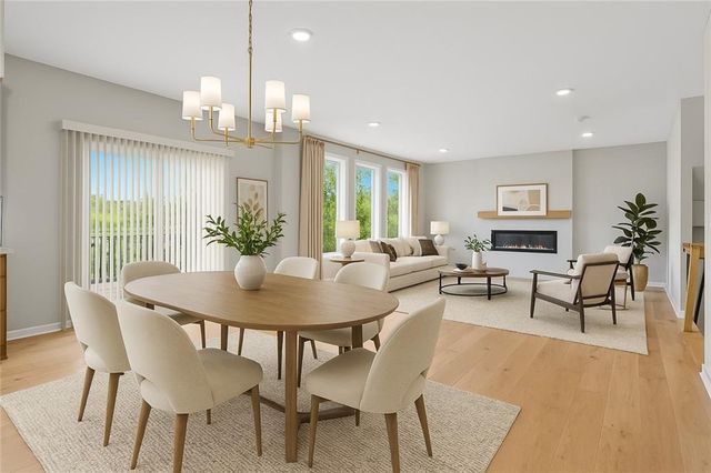 809 Glenn Circle, Raymore, MO 64083