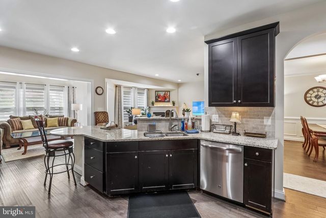 318 QUARRY POINT RD, Malvern, PA 19355