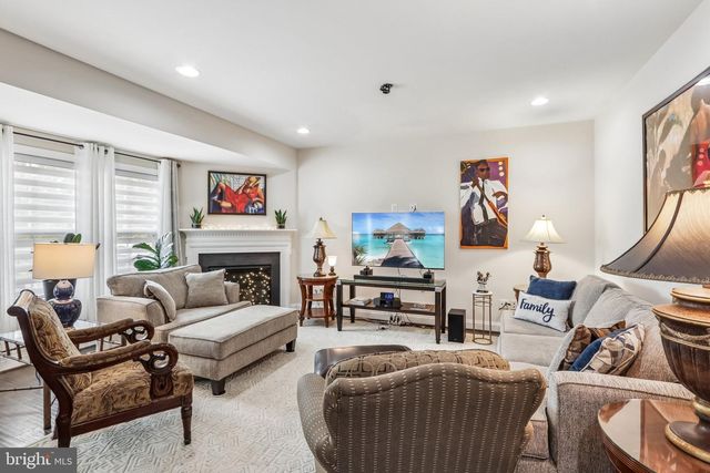 318 QUARRY POINT RD, Malvern, PA 19355