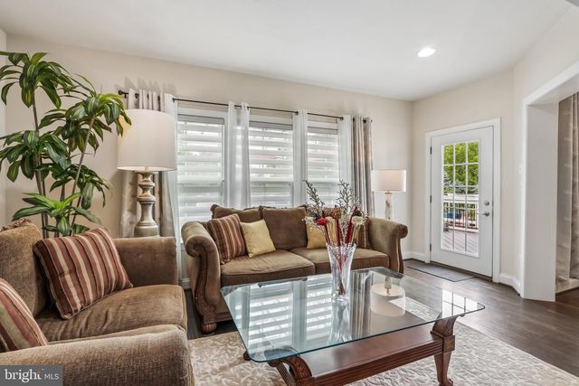 318 QUARRY POINT RD, Malvern, PA 19355