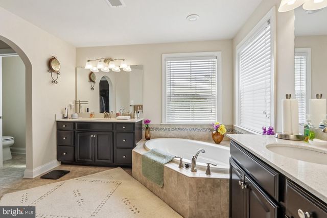 318 QUARRY POINT RD, Malvern, PA 19355
