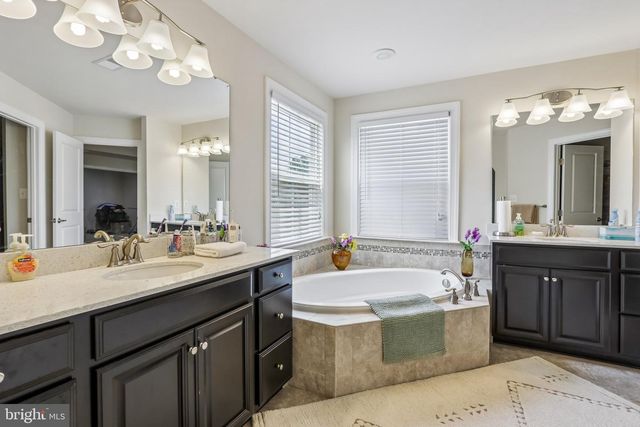318 QUARRY POINT RD, Malvern, PA 19355