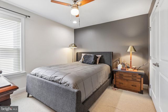 318 QUARRY POINT RD, Malvern, PA 19355