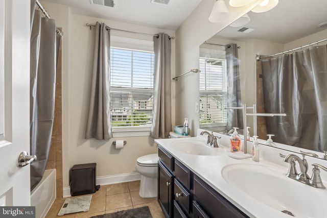 318 QUARRY POINT RD, Malvern, PA 19355