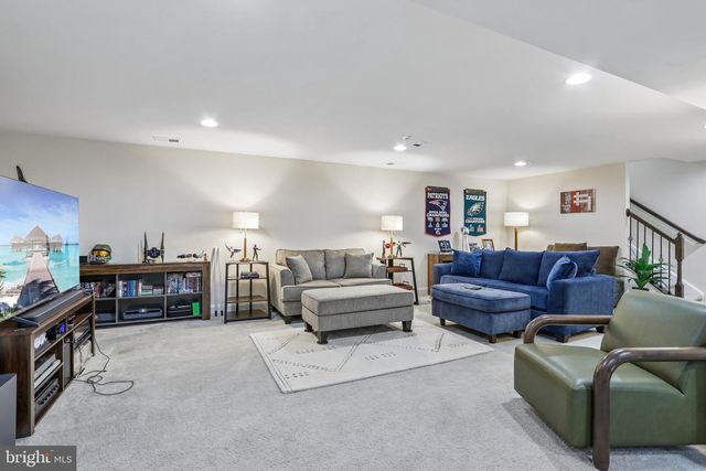 318 QUARRY POINT RD, Malvern, PA 19355